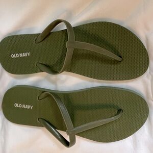 Old Navy flip flops size 9